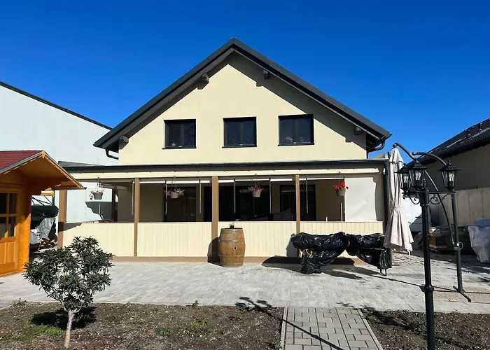 Ruhige Gruene Oase Bei Flughafen Schwechat