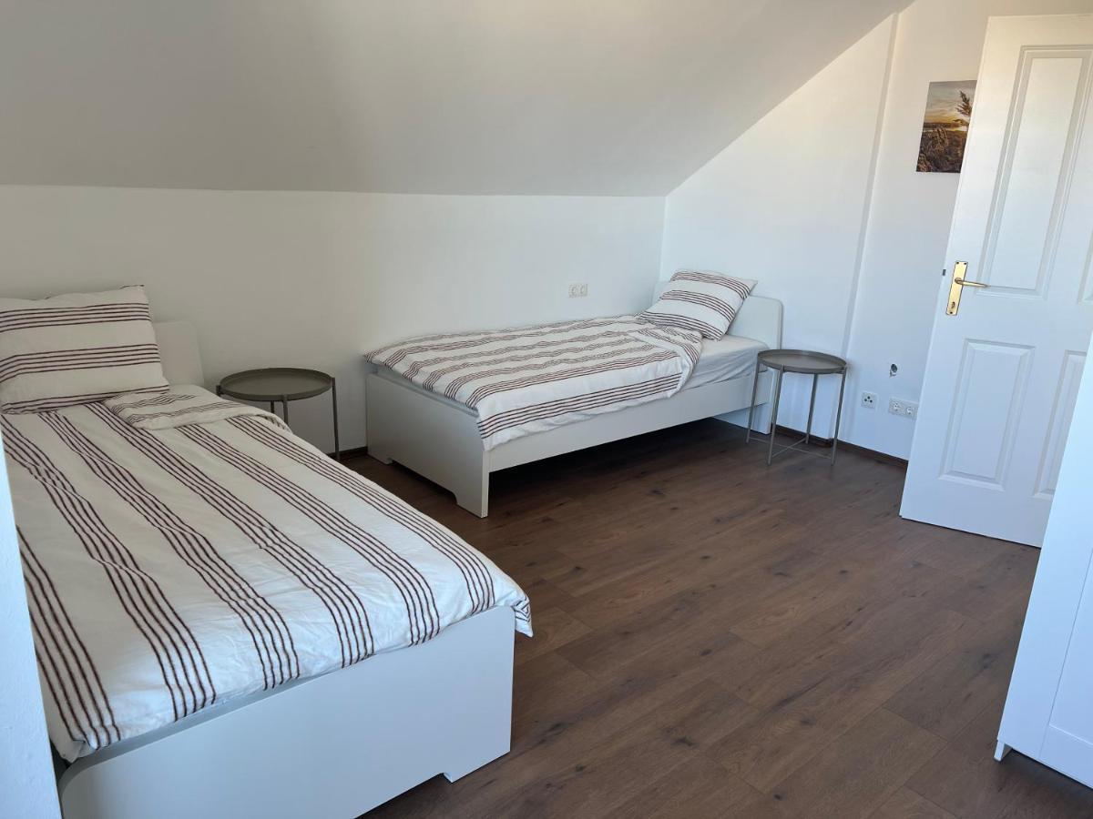 Apartment Ruhige Gruene Oase Bei Flughafen Schwechat