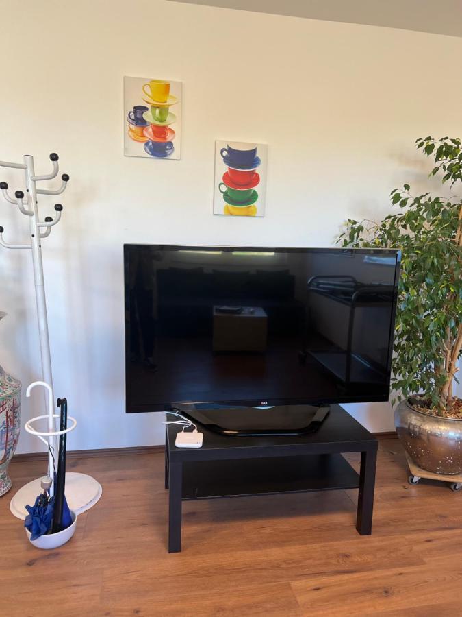 Ruhige Gruene Oase Bei Flughafen Appartement